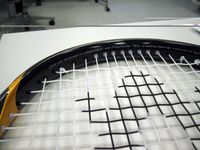 Besonders belastbar und gut dämpfend ist der Tennisschläger mit Einlagen aus Carbon-Nano-Tubes. © Fraunhofer TEG