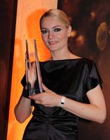 Martina Hill mit dem Deutschen Fernsehpreis 2012