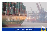Die "CSCL Globe" der Reederei China Shipping Group läuft von Schleppern begleitet in den Hafen in Hamburg ein.  Bild: picture-alliance/ dpa Fotograf: Daniel Reinhardt