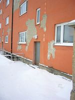 Putz an Außenwänden aufwendiger zu reparieren. Bild: Wikimedia.commons.org © Mattes (CC0 1.0)