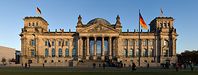 Das Reichstagsgebäude Bild: Jürgen Matern / de.wikipedia.org