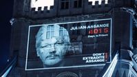 Lichtinstallation in London in der Nacht zu Julian Assanges 52. Geburtstag, 2. Juli 2023. Bild: Screenshot: Twitter Stella Assange