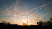 Himmel über Frankfurt am Main, Januar 2012: Chemtrails