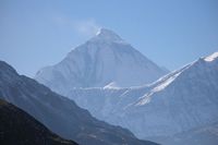 Der Dhaulagiri von Nordosten mit Ostwand, Nordostgrat und Nordwand Bild: Vyacheslav Argenberg / de.wikipedia.org