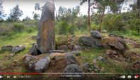 Einer der Hinkelsteine im Megalithfeld La Torre-La Janera in der Provinz Huelva, Spanien.