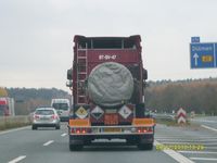 LKW-Transport mit Uranhexafluorid auf der A 31. Bild: BBU