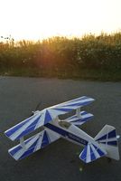 Modellflugzeug in Abendsonne