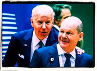 Bundeskanzler Olaf Scholz und US-Präsident Joe Biden bei einem EU-Gipfeltreffen in Brüssel am 24.03.2022