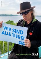 Panikrocker mit großem Herz: Udo Lindenberg setzt sich gemeinsam mit PETA für die Rechte aller Tiere ein. Bild: "obs/PETA Deutschland e.V./Julia Spiegel für PETA"