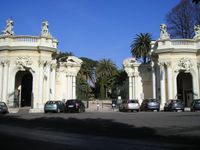 Haupteingang des Zoologischen Gartens Bioparco in Rom. Bild: Alinti / wikipedia.org
