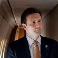 Josh Earnest, 2011