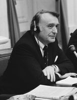 Karl Kaiser (1983)
