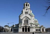 Sofia: Aleksandar Nevski Kathedrale. Für viele ist die Aleksandar Nevski Kathedrale in Sofia der prächtigste Sakralbau des Balkan. 1904 wurde mit dem Bau begonnen, 1924 wurde die Kathedrale dann geweiht. Die Kathedrale ist so groß, dass darin 5.000 Menschen Platz haben. Bild: Wolfgang Weitlaner