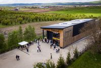Das Schwesterunternehmen in Rumänien hat ein neues Lager inklusive Büros bekommen. Hier konnten drei neue Arbeitsplätze geschaffen werden. Bildrechte: ©SONNENTOR Fotograf: ©SONNENTOR
