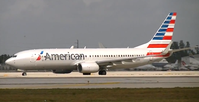 Eine Boeing 737-800 der American Airlines in neuer Lackierung