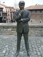 Ken Follett-Statue in Vitoria-Gasteiz, Spanien