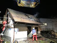 Nachlöscharbeiten im Lagerschuppen Bild Markus Fritsch Kreisfeuerwehrverband Calw e.V.