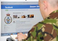 Facebook wird gerne von den Geheimdiensten und Militärs genutzt (Symbolbild)