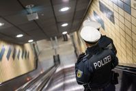 Eine Streife der Bundespolizei an der Rolltreppe einer S-Bahnstation- Bild: Bundespolizei