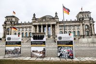 Kunstaktion "Rüstungsexporte können tödlich sein!" am 26.02.  Bild: pax christi - Deutsche Sektion e Fotograf: André Lewski