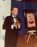Dick Clark bei der Grammy-Verleihung 1990