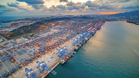 Das unbemannte automatisierte Terminal Qingdaoer Hafen von oben  Bild: Stadt Qingdao Fotograf: Stadt Qingdao