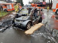 PKW-Brand im Stadtteil Lustheide von Bergisch Gladbach Bild: Feuerwehr