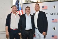 Matt Lashey, Thomas Haldenwang (mitte) und Richard Grenell (2020)