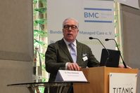 Ärztepräsident Dr. Klaus Reinhardt setzt sich für die Einführung von Patientenlotsen ein. Bild: "obs/Stiftung Deutsche Schlaganfall-Hilfe/Mario Leisle"