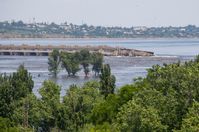 Archivbild: Der Fluss Dnjepr tritt nach dem Bruch des Kachowka-Damms aus den Ufern, 7. Juni 2023. Bild: DMITRI MAKEJEW / Sputnik