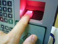 Automatisiertes Fingerabdruckidentifizierungssystem an einem Regierungsgebäude in Brasilien