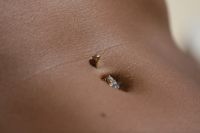 Bauchnabelpiercing