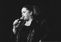 Etta James bei einem Konzert in Frankreich (1990). Bild: Roland Godefroy / wikipedia.org
