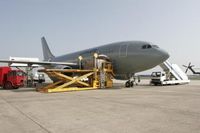 Ein Airbus A310 der Luftwaffe transportiert rund 8.000 EPA von Köln nach Pensacola, Florida. Von dort werden die Versorgungspakete mit Hubschrauber des US Marine Corps in das Katastrophengebiet geflogen.