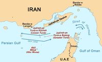 Schiffsverkehr entlang der Tunb-Inseln im Persischen Golf