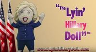 "Lyin' Hillary": Puppe in Geschäft aufgehängt. Bild: youtube.com, Screenshot