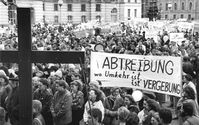 Proklamationsmarsch am Buß- und Bettag in Berlin im November 1990. Unter dem Motto „Du sollst leben“ vereinten sich Christen, um zum Schutz des ungeborenen Lebens aufzurufen. Die Andacht wurde vor der Sankt-Hedwigs-Kathedrale abgehalten.