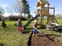 Tipps für das Gärtnern mit Kindern:Genau wie die ,,Großen" begeistern sich auch viele Kinder für die Beschäftigung mit Pflanzen.