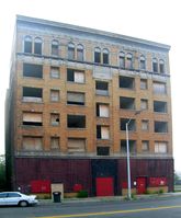 Leerstehendes und verfallenes Gebäude in Detroit (2008)
