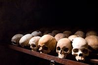 Schädel von Opfern des Völkermordes in der Gedenkstätte von Nyamata