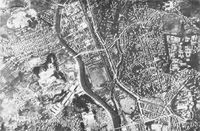 Luftaufnahme des Bodennullpunktes von Nagasaki vor dem Abwurf von Fat Man