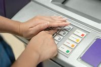 Tipps zum Schutz vor Trickdieben an Geldautomaten...