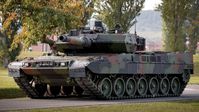 Bild: Der neue Kampfpanzer Leopard 2 A7V rollt auf das Kasernengelände in Bad Frankenhausen.