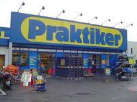 Eingangsbereich eines Kölner Praktiker-Baumarktes