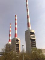 Kraftwerk Irsching (links: Block 1 bis 3)