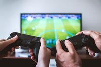 Profikicker sind leistungsorientiert und süchtig nach Erfolgserlebnissen, nicht selten auch in ihrer Freizeit: vom Glücksspiel bis zum Gaming. Bild: "obs/Oberberg Gruppe/JESHOOTS.com from Pexels"