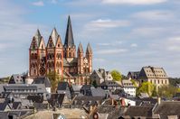 Der Limburger Dom und die historische Altstadt im Frühjahr 2013