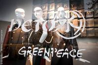 Greenpeace-Aktivisten setzen sich für giftfreie Mode ein. Bild: Gordon Welters / Greenpeace