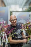 Marcel Schulz, Deutscher Meister der Floristen 2014. Bild: "obs/Fleurop AG/Holger Peters"
