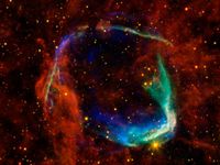 Das internationale Astronomen-Team entdeckte in dem Supernovarüberrest RCW 86 erstmals ein Doppelstern-System aus einem Neutronenstern und einem sonnenähnlichen Stern. Quelle: © NASA/JPL-Caltech/UCLA (idw)
